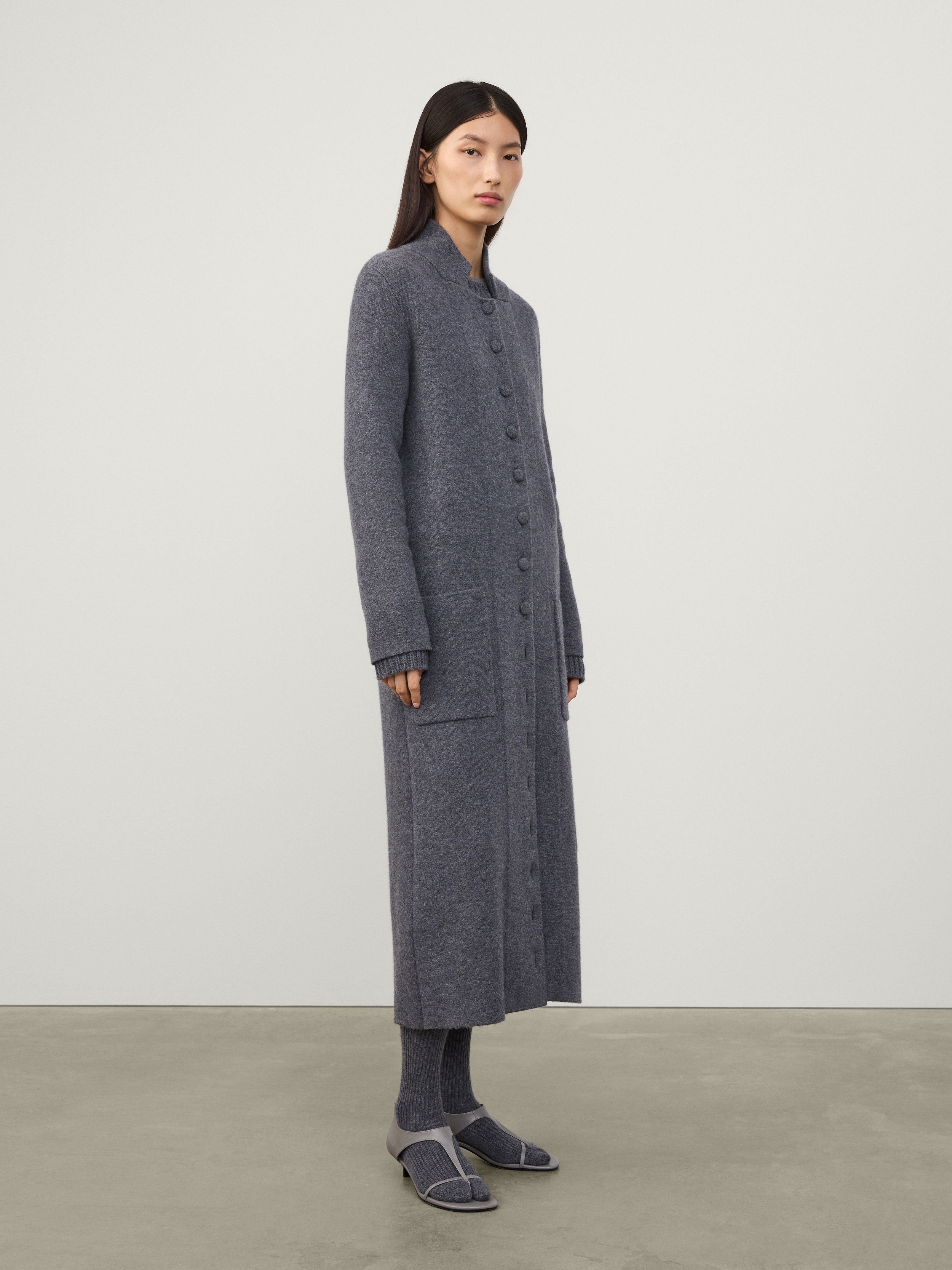 Rhea Coat Graphite | Cashmere | LISA YANG