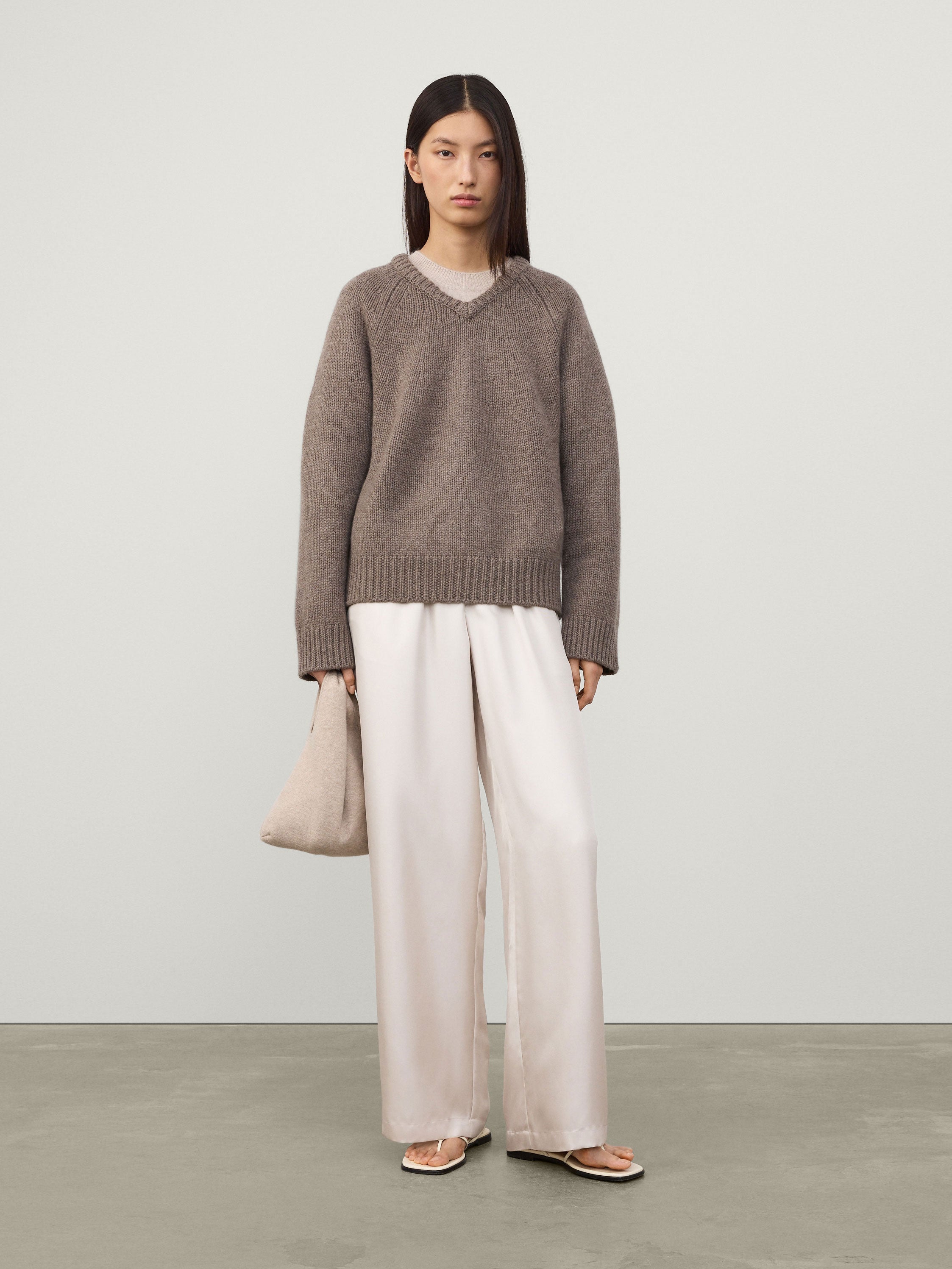 Oia Sweater Truffle | Cashmere | LISA YANG
