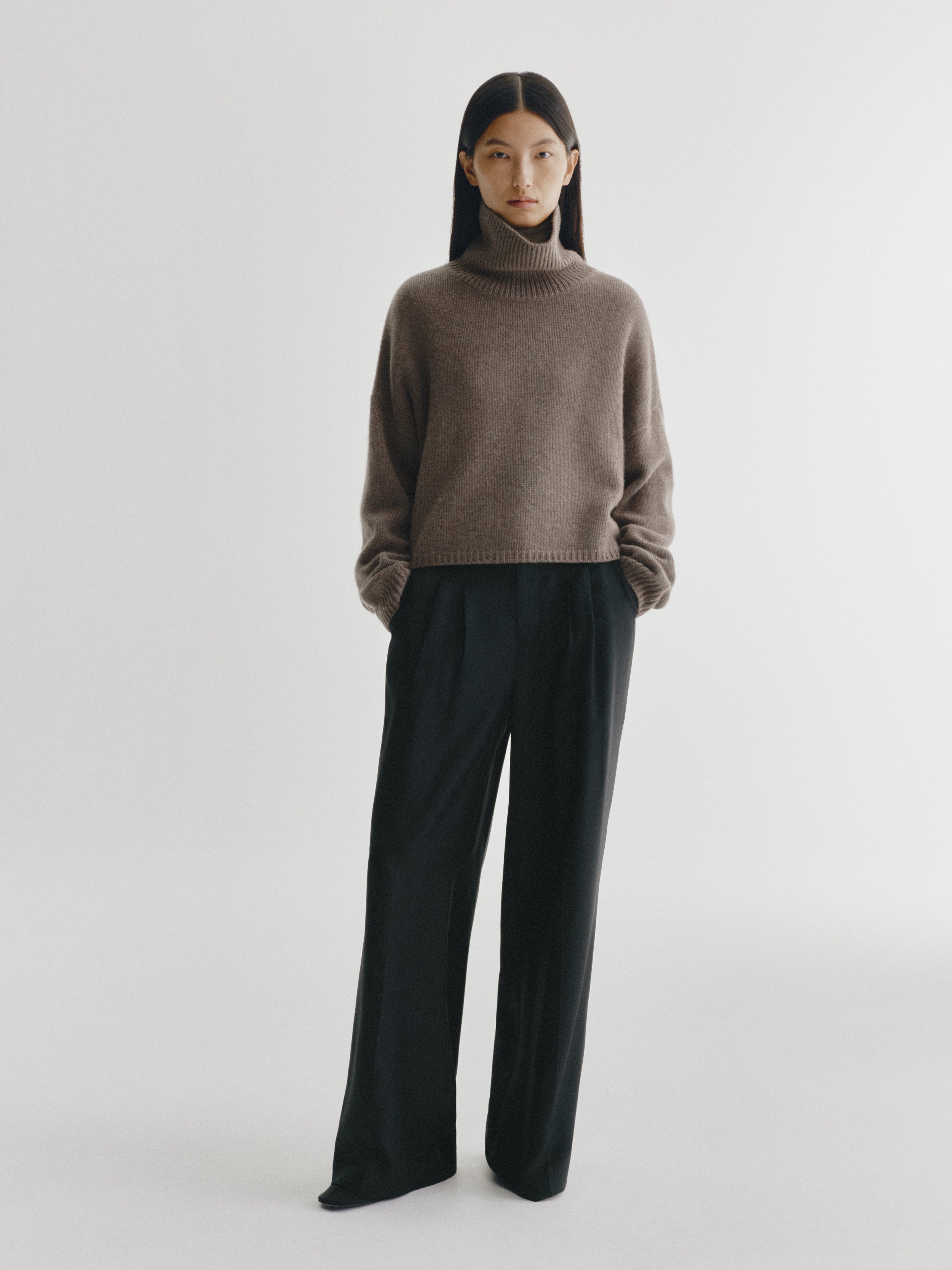 リナ Zerlina Sweater Truffle | Cashmere | LISA YANG