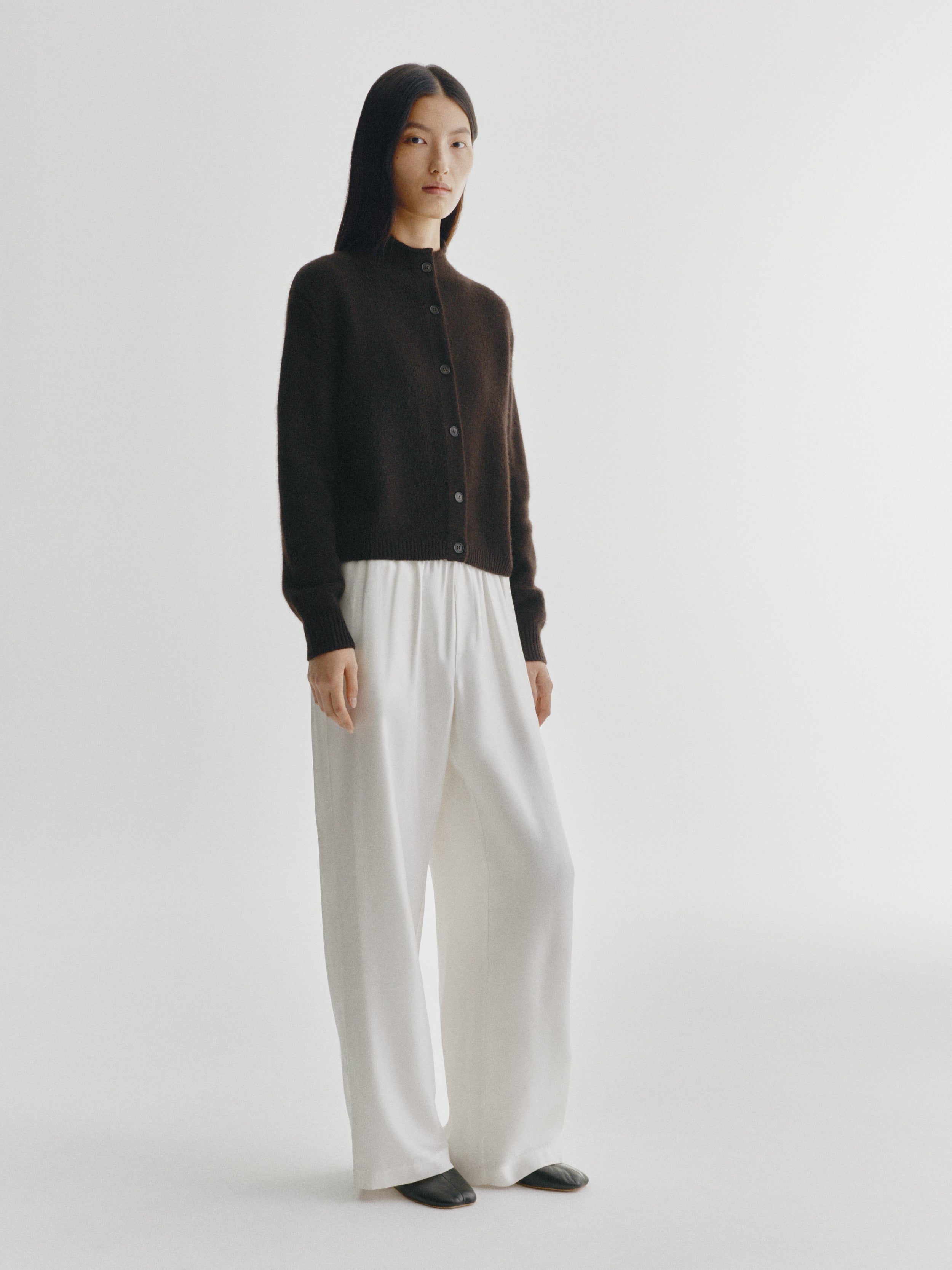Zirelle Cardigan Sand | Cashmere | LISA YANG