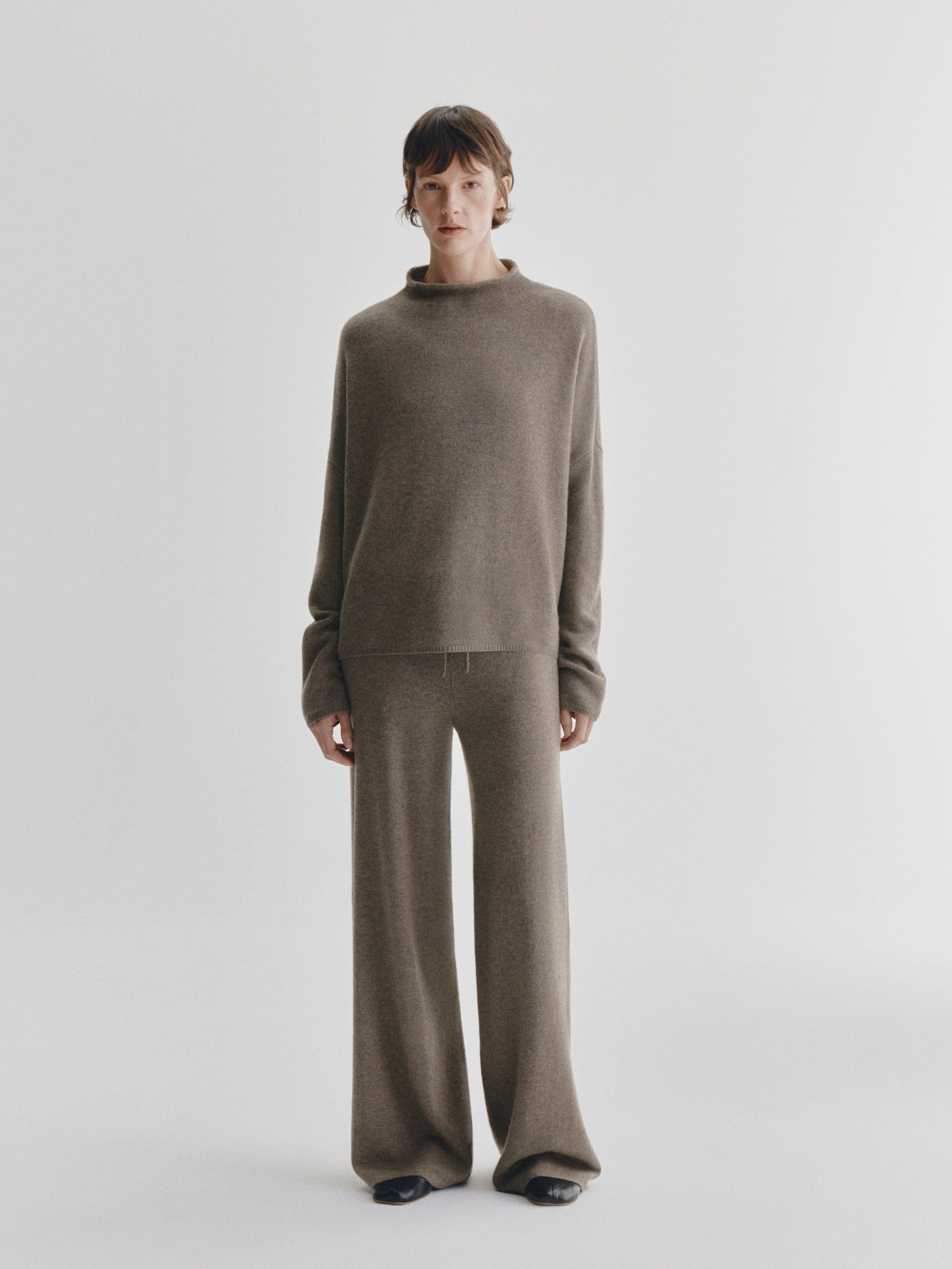 【BBB】luik 購入 60s summer trousers Sofi Trousers Truffle | Cashmere | LISA YANG