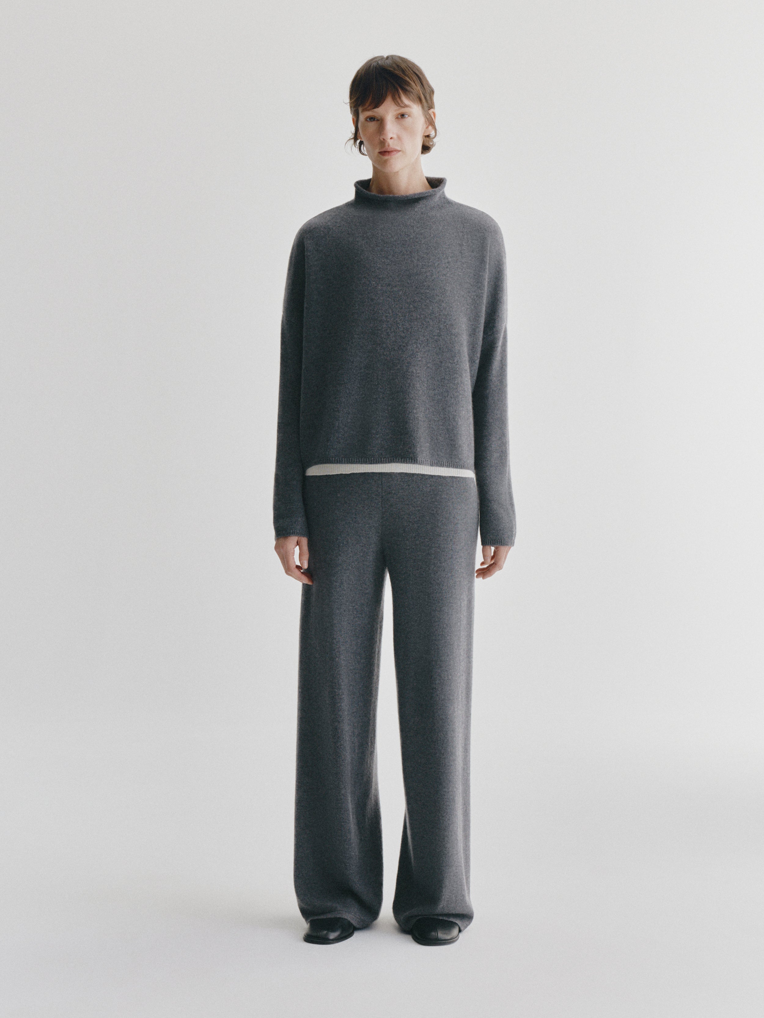 Sandy Sweater Graphite | Cashmere | LISA YANG