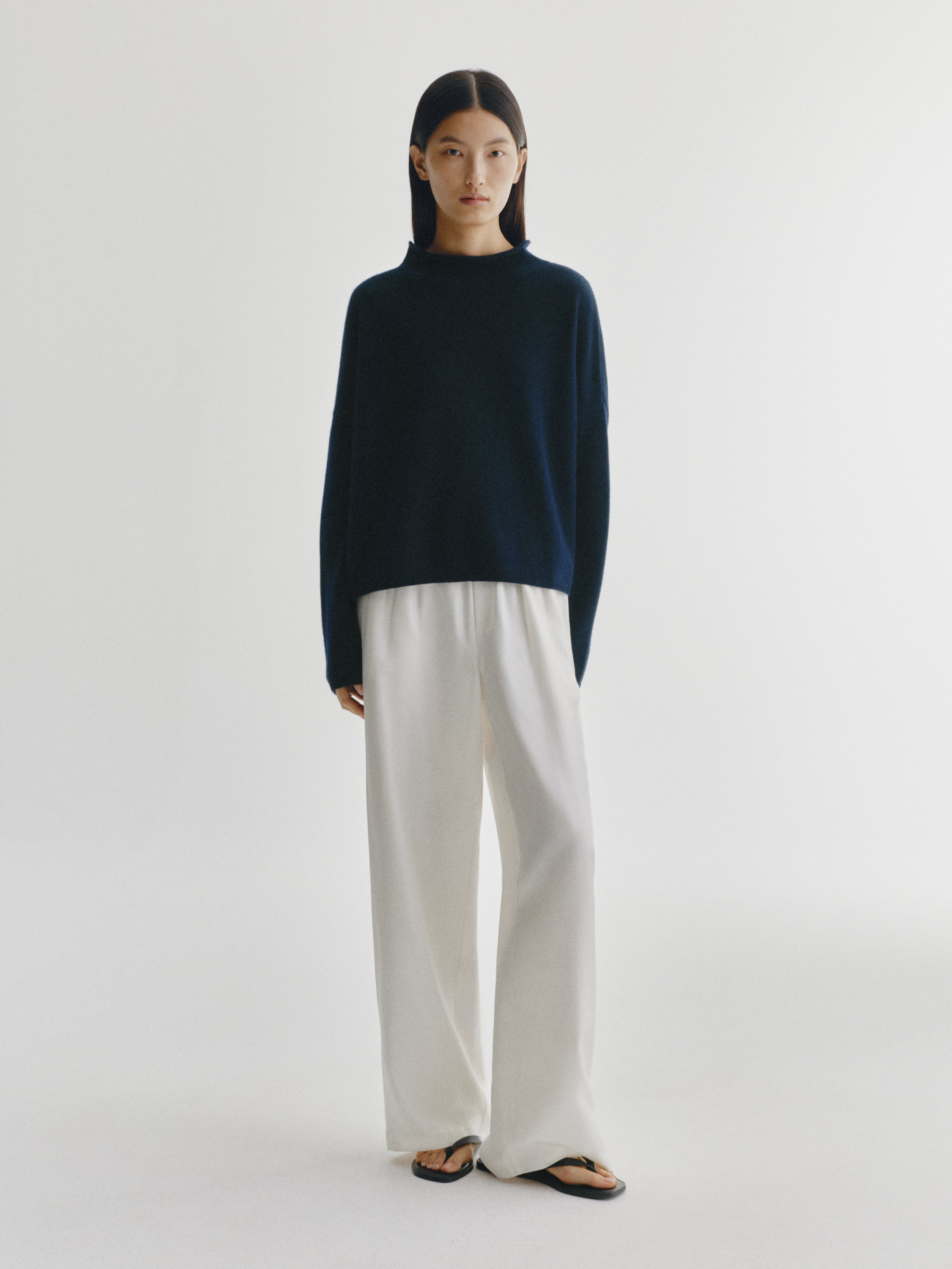 Sandy Sweater Navy | Cashmere | LISA YANG