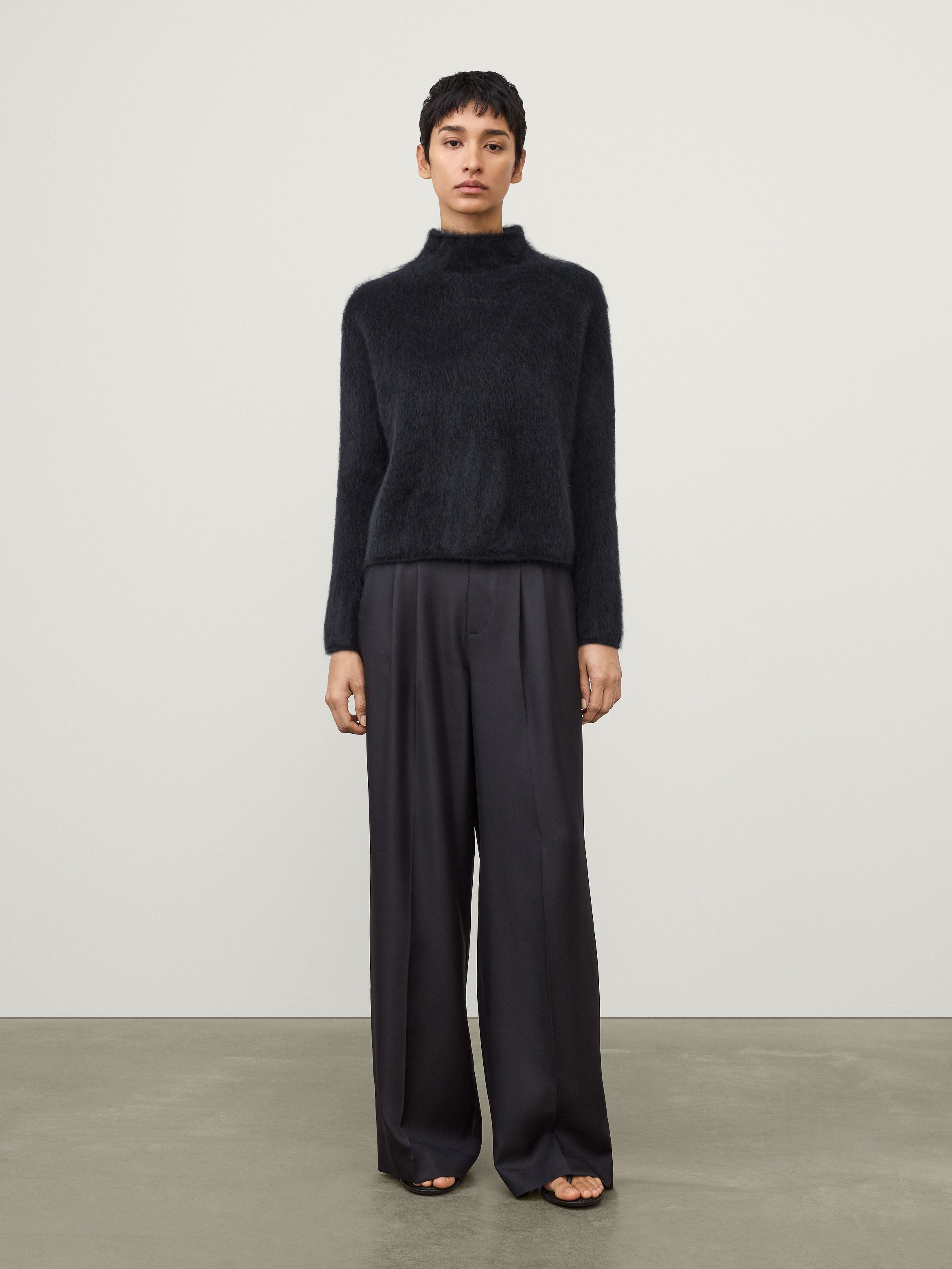 Sandy Sweater Black Brushed | Cashmere | LISA YANG