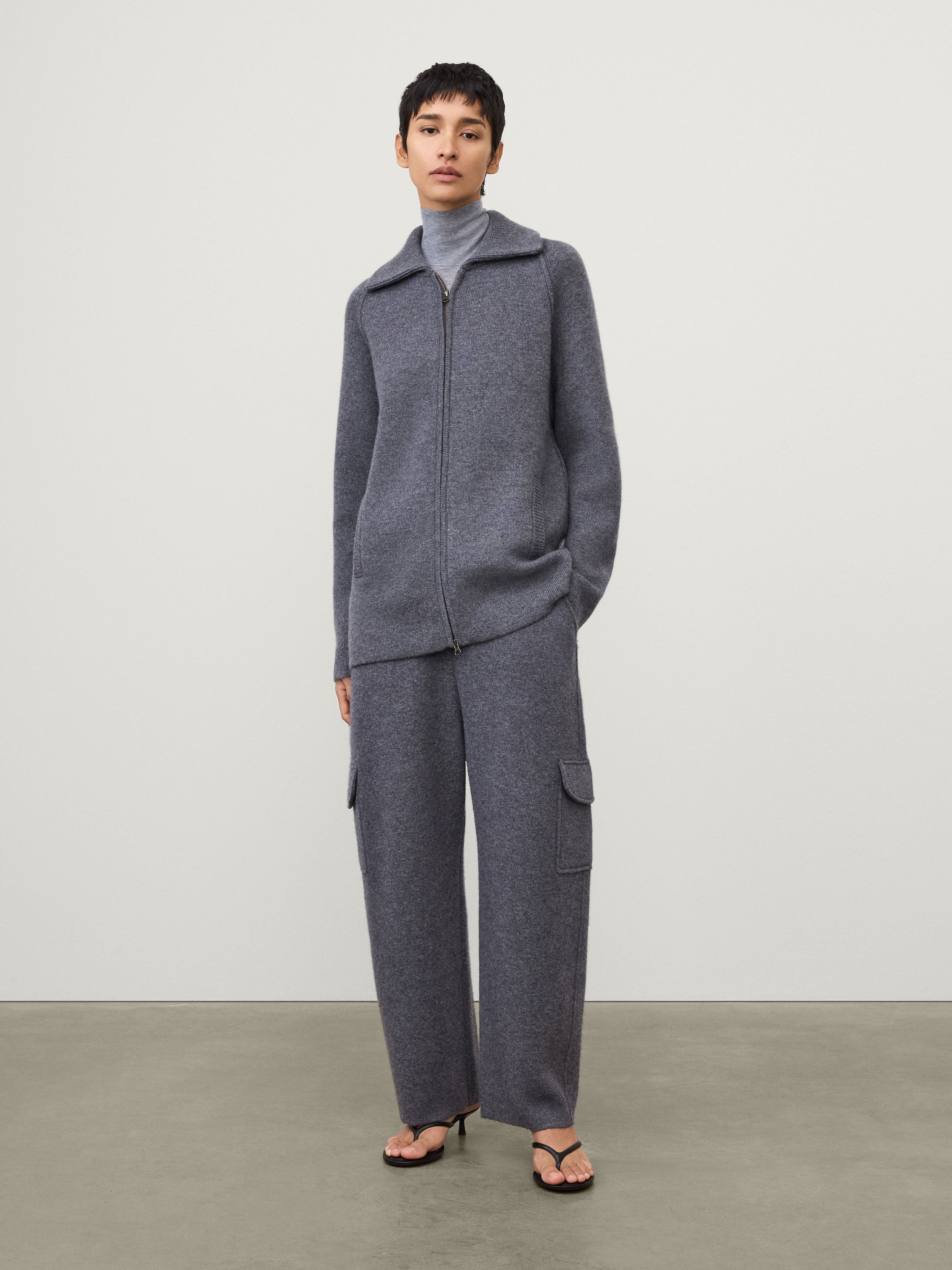 Gardenia Zip Cardigan Graphite | Cashmere | LISA YANG