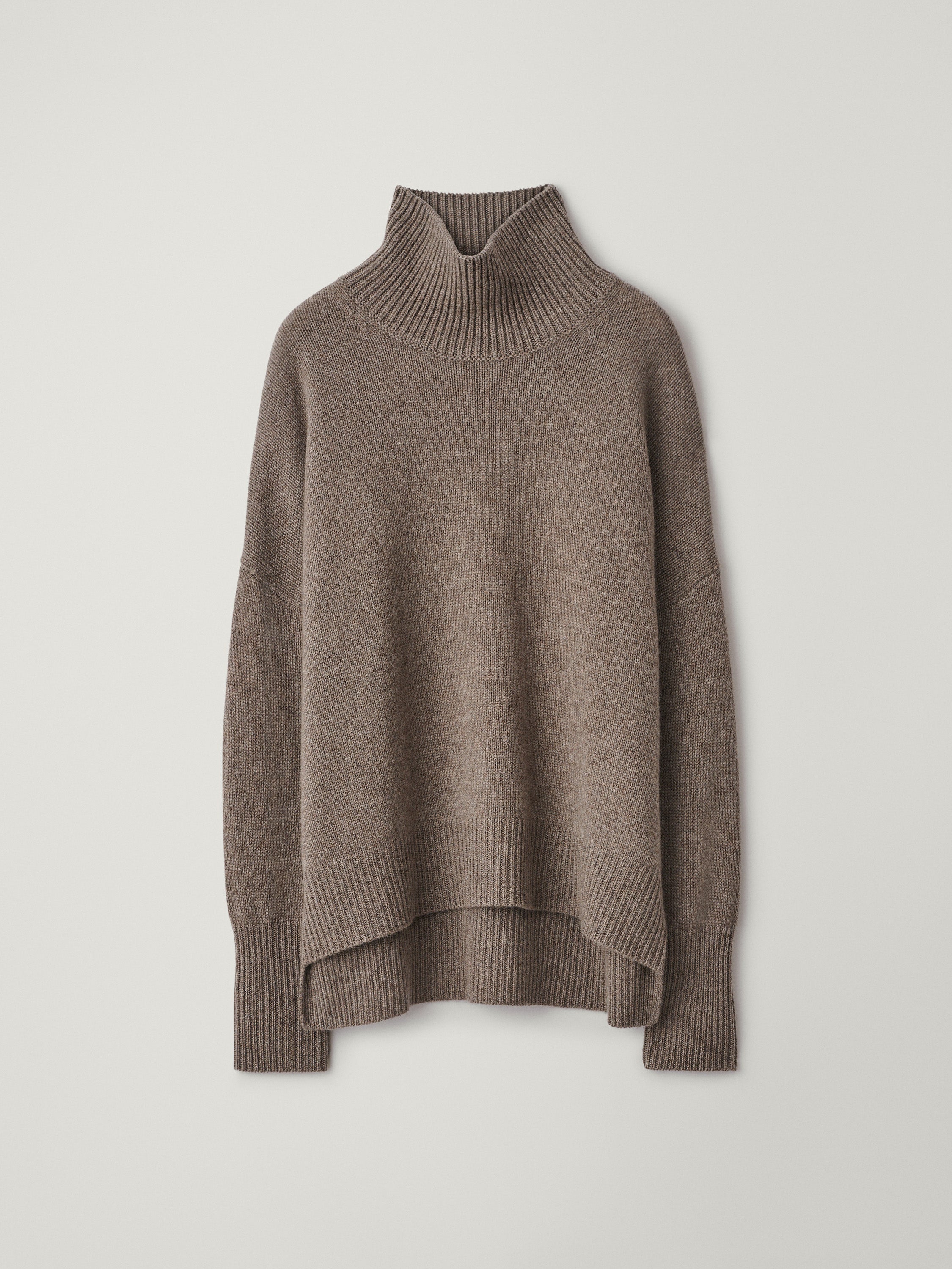 Heidi Sweater Truffle | Cashmere | LISA YANG