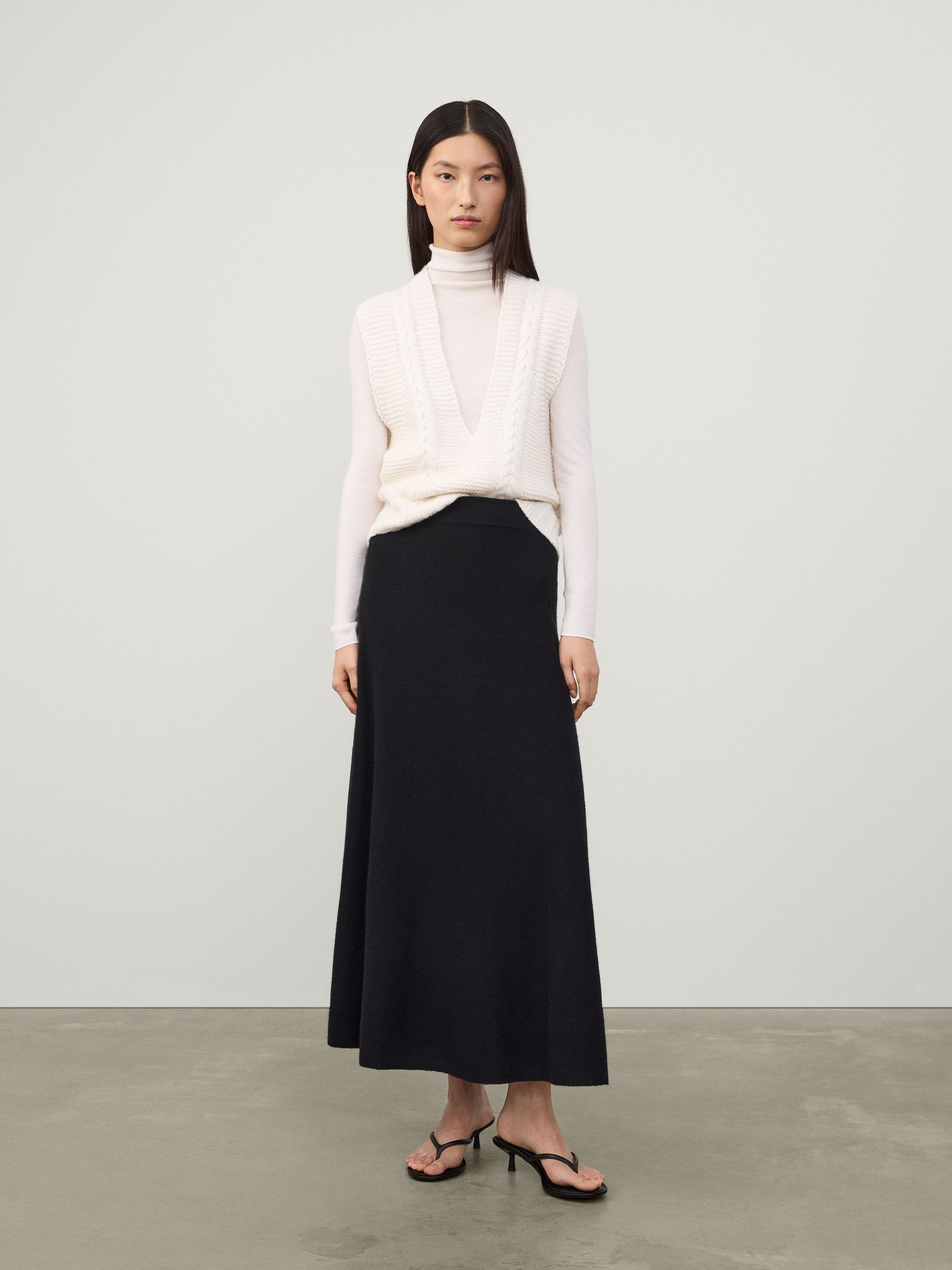 Torie Skirt Black | Cashmere | LISA YANG