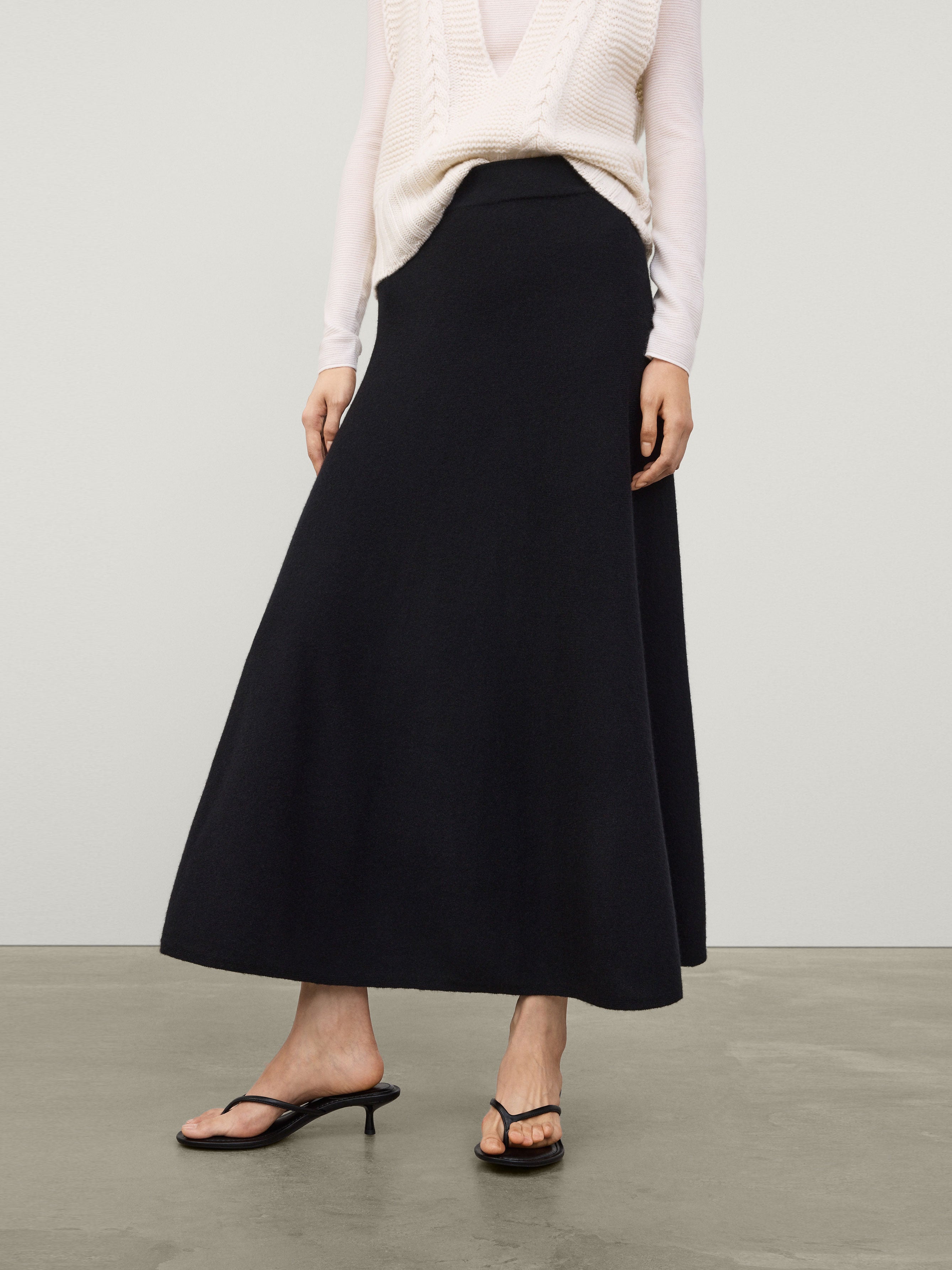 Torie Skirt Black | Cashmere | LISA YANG