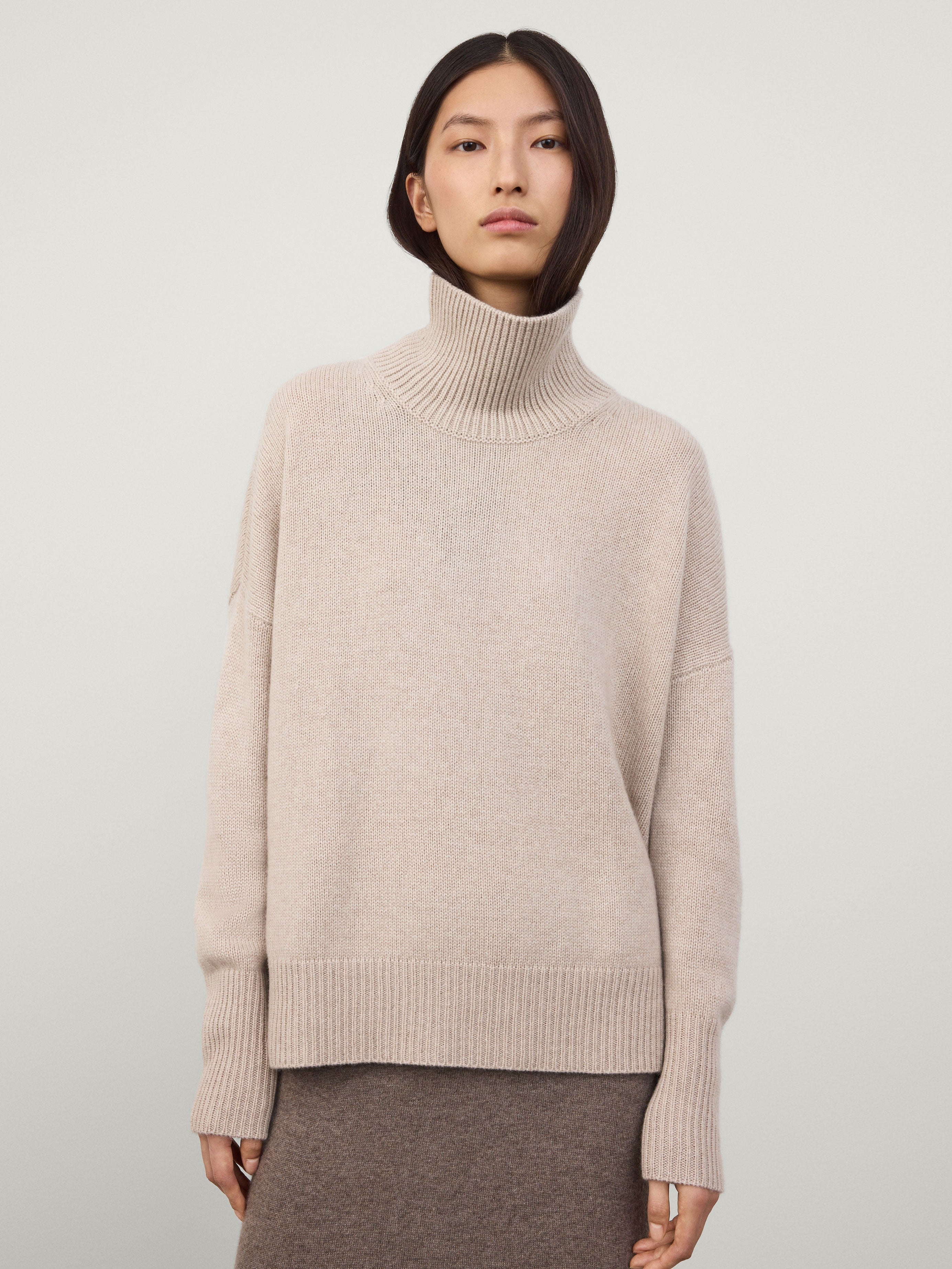 Heidi Sweater Sand | Cashmere | LISA YANG