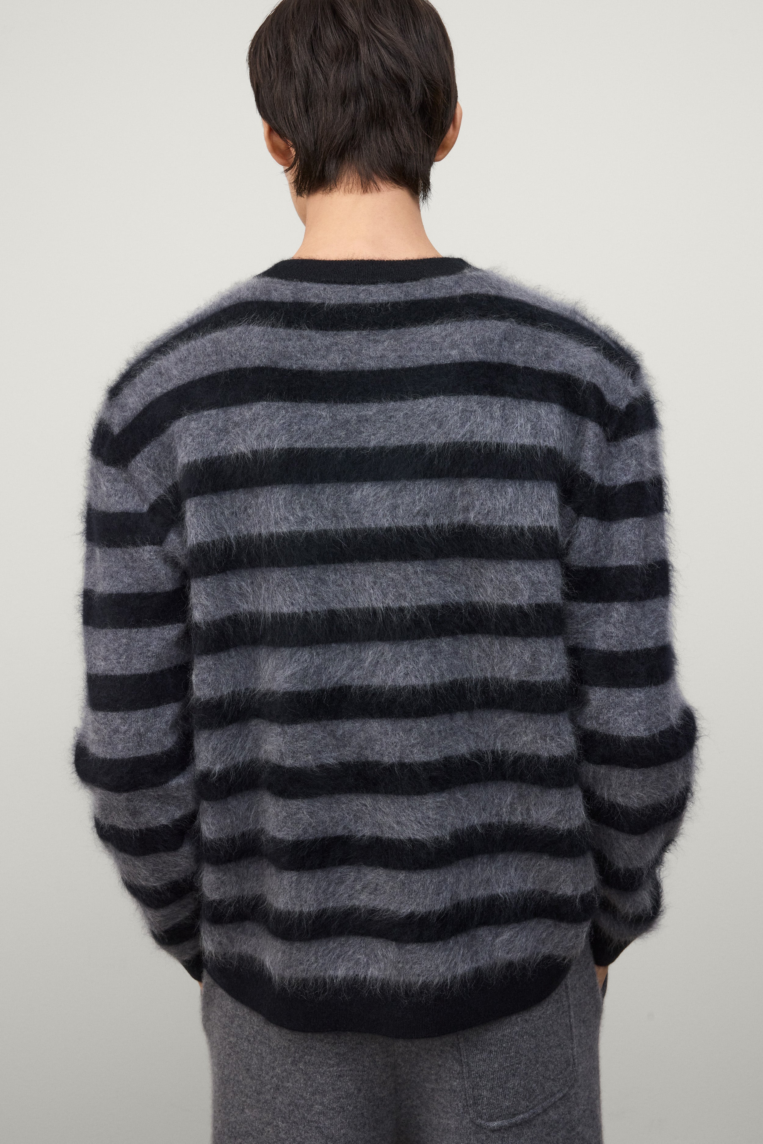 Glenn Stripes Sweater Black/Graphite Brushed Stripes | Cashmere