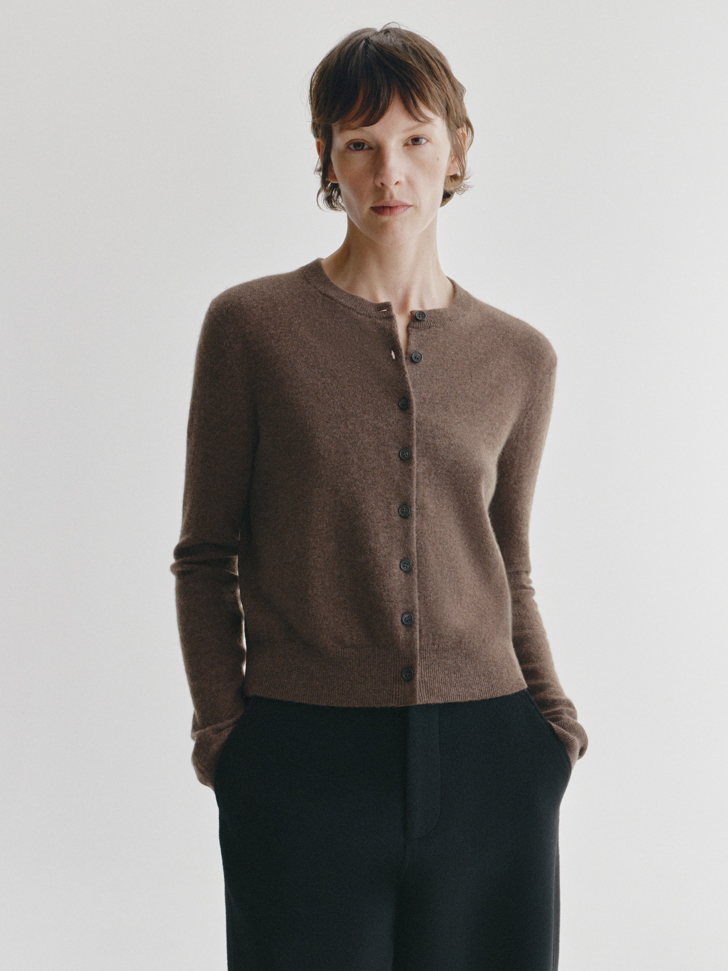 Karia Cardigan Dark Truffle | Cashmere | LISA YANG