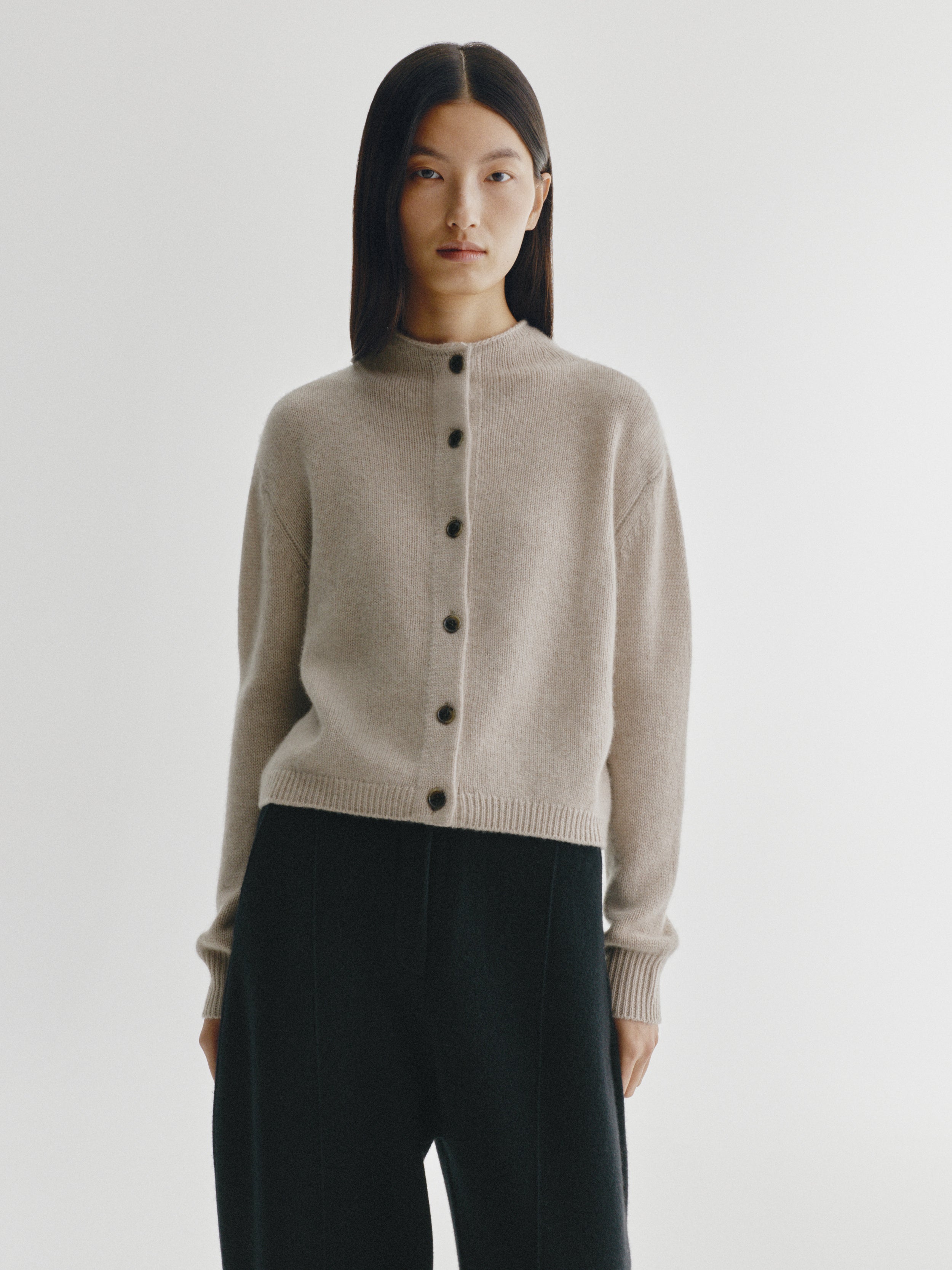 Zirelle Cardigan Sand | Cashmere | LISA YANG