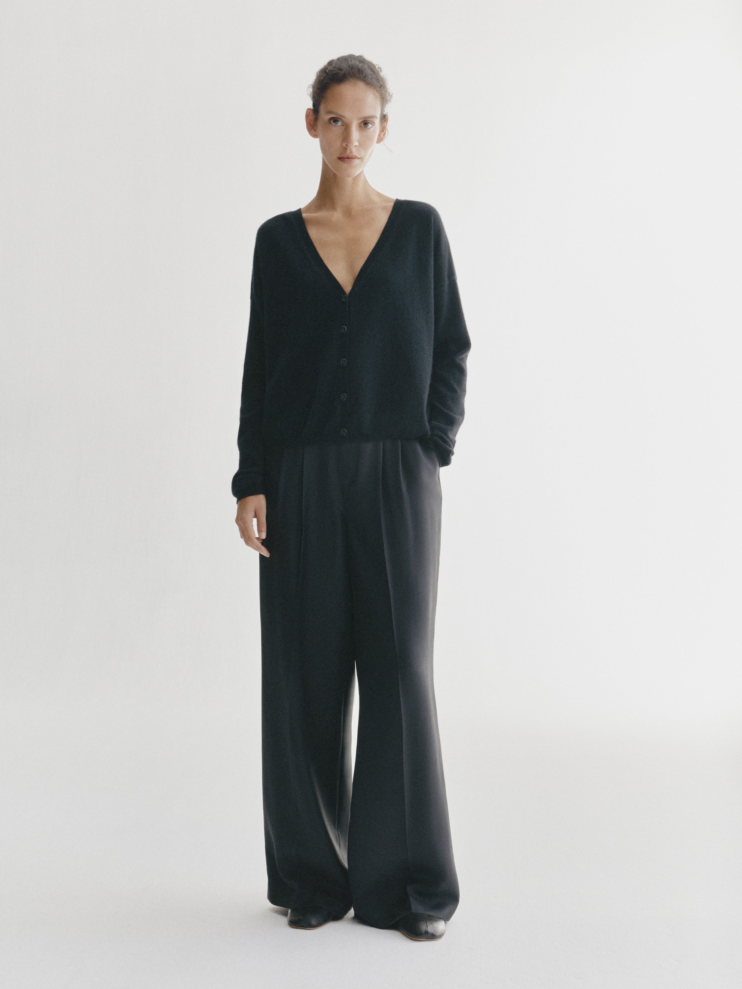 Abby Cardigan Black | Cashmere | LISA YANG