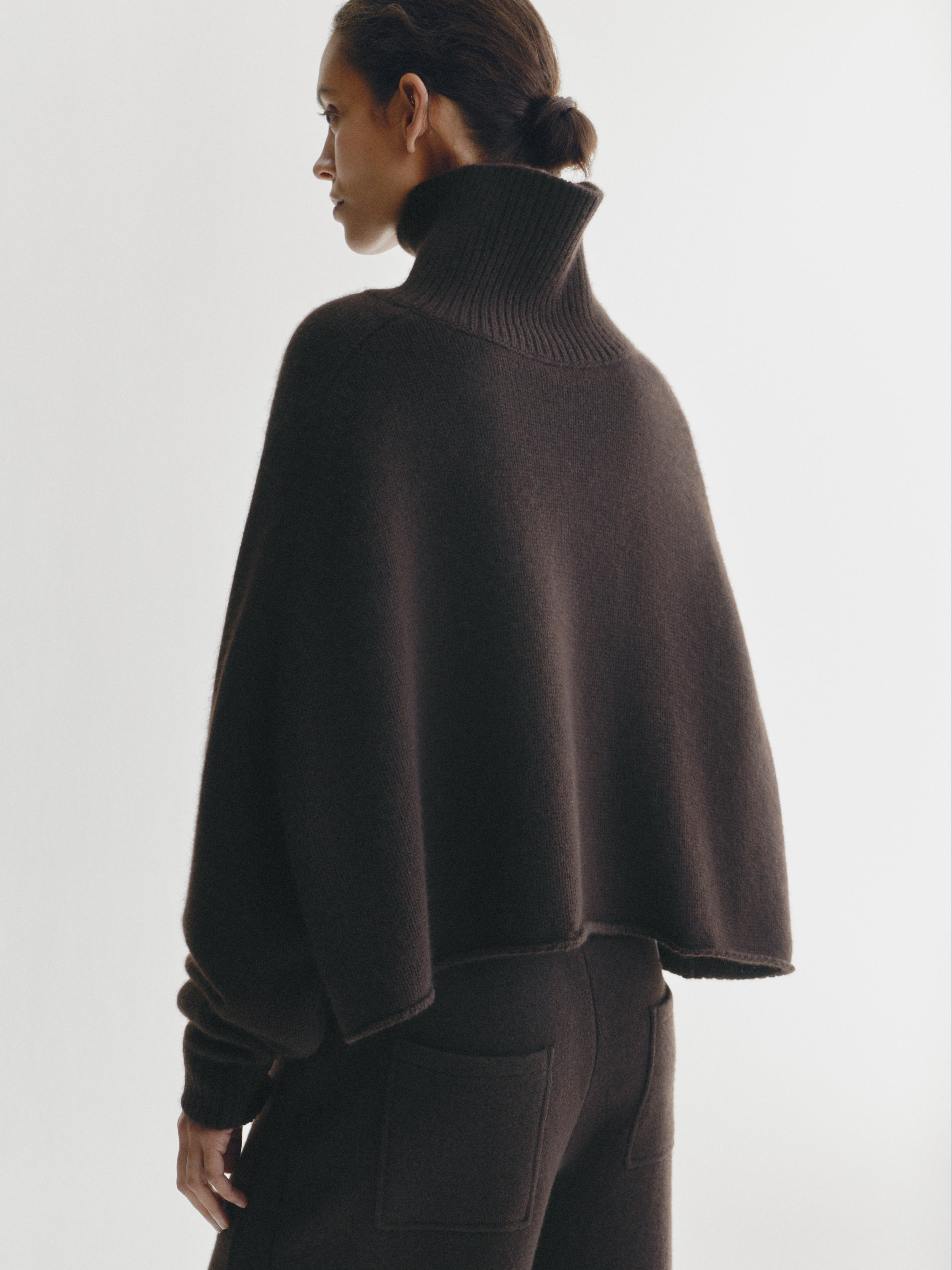 Cathie Sweater Dark Oak | Cashmere | LISA YANG