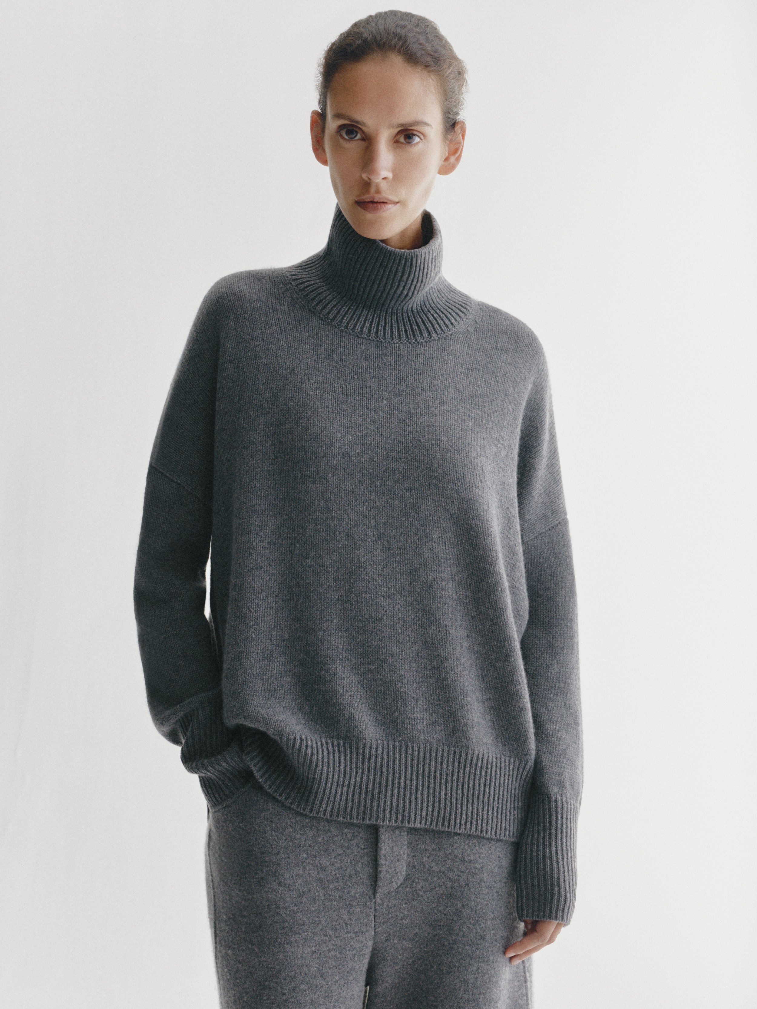 Heidi Sweater Graphite | Cashmere | LISA YANG