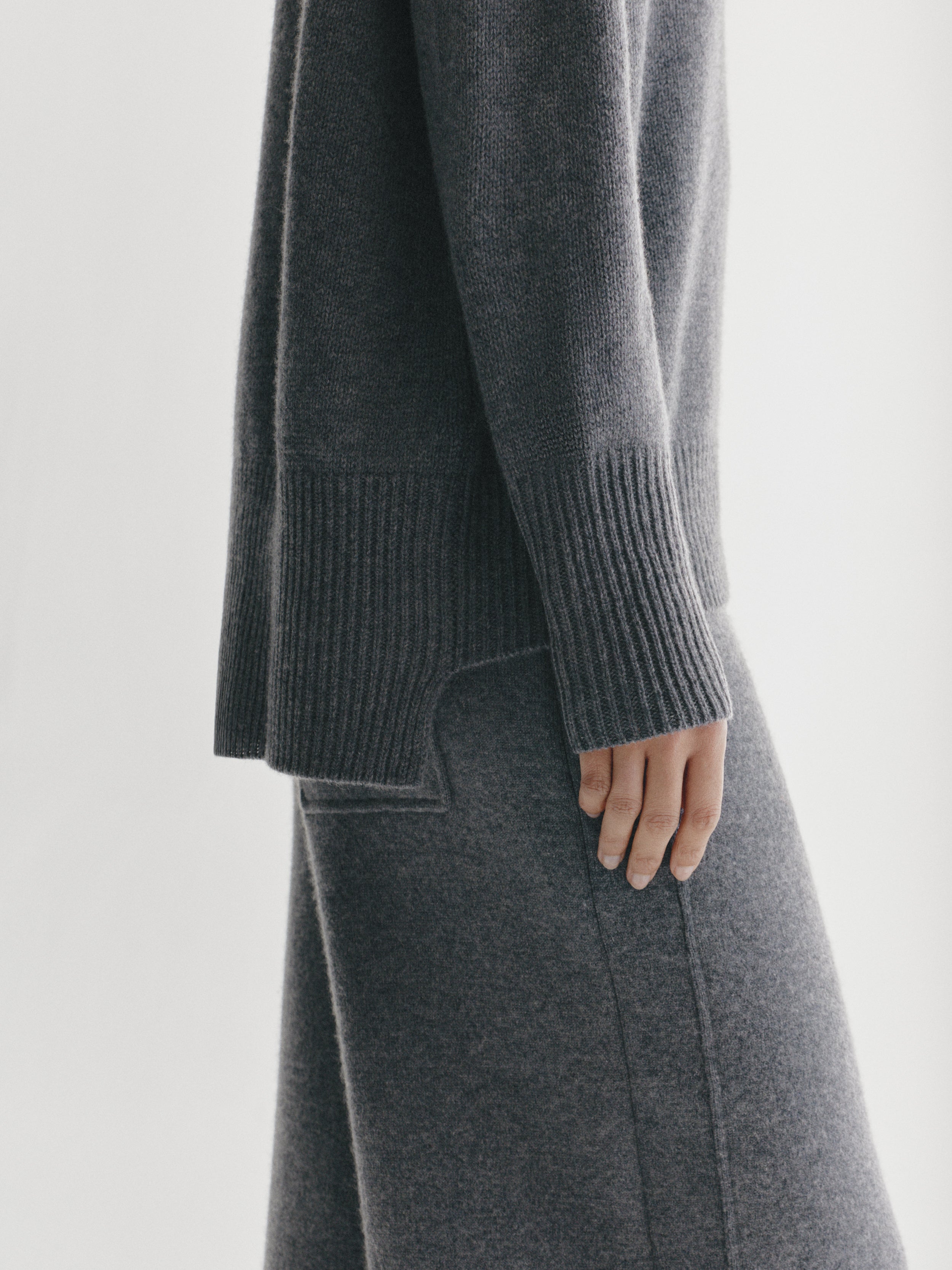 Heidi Sweater Graphite | Cashmere | LISA YANG