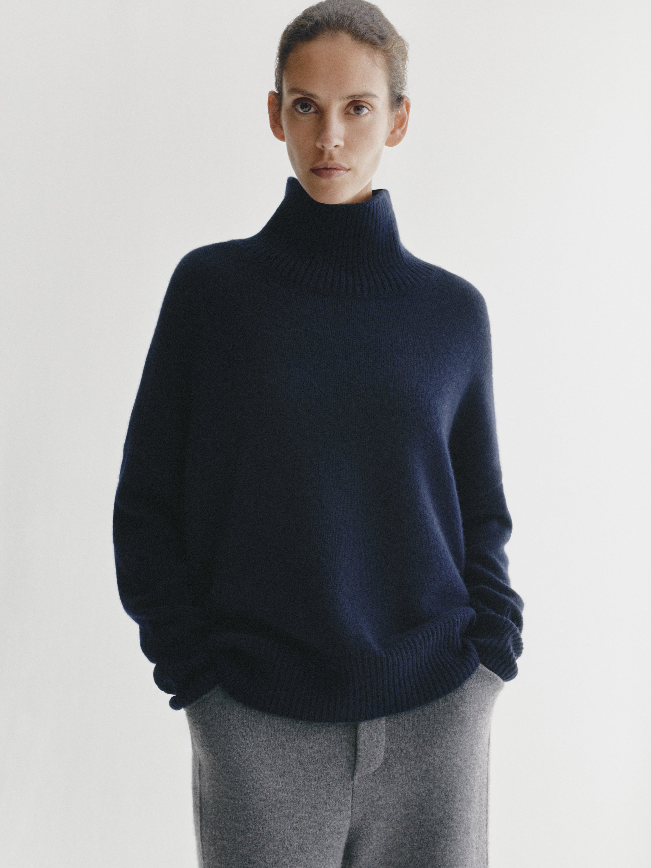 Heidi Sweater Navy | Cashmere | LISA YANG