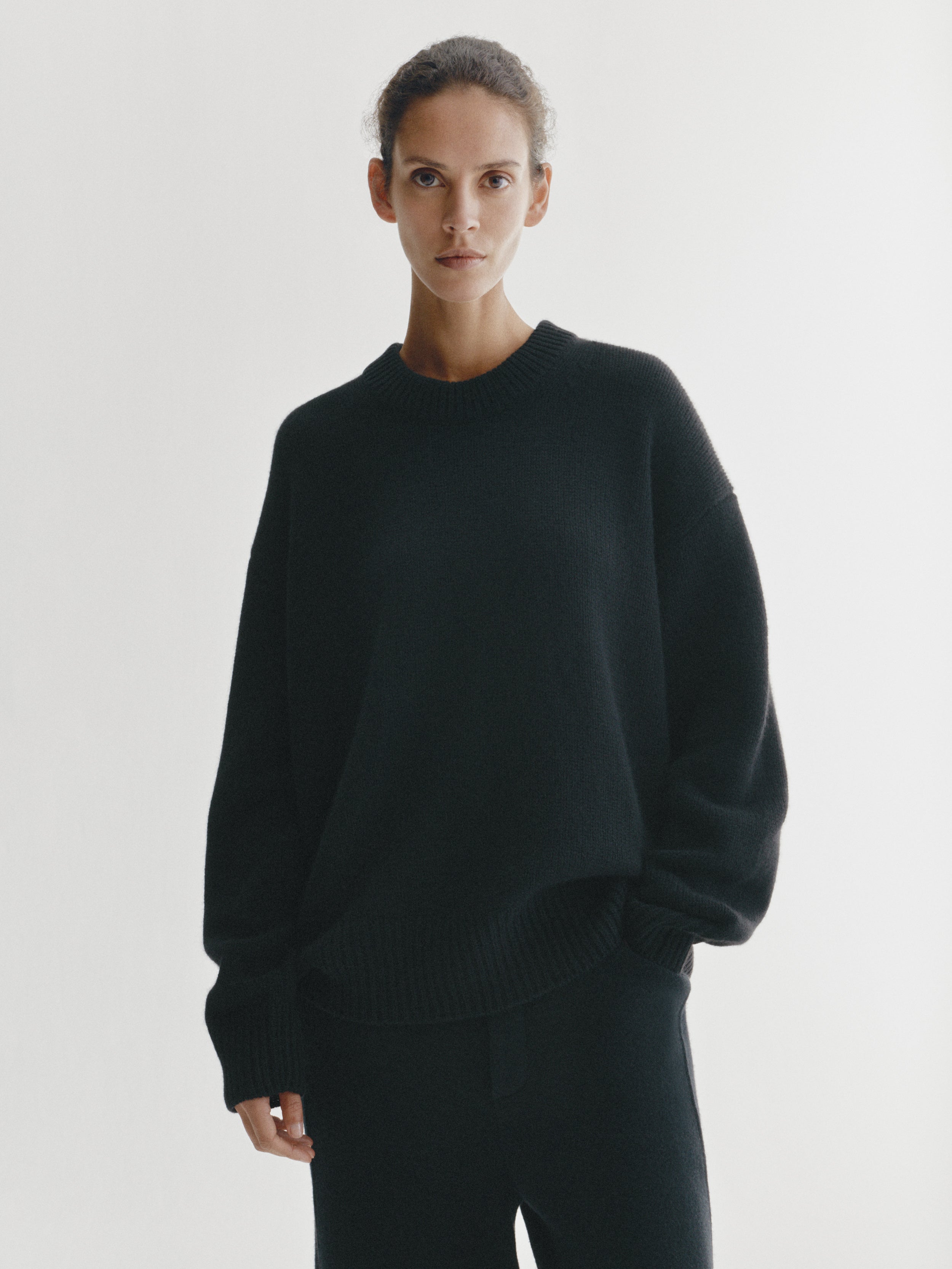 Renske Sweater Black | Cashmere | LISA YANG