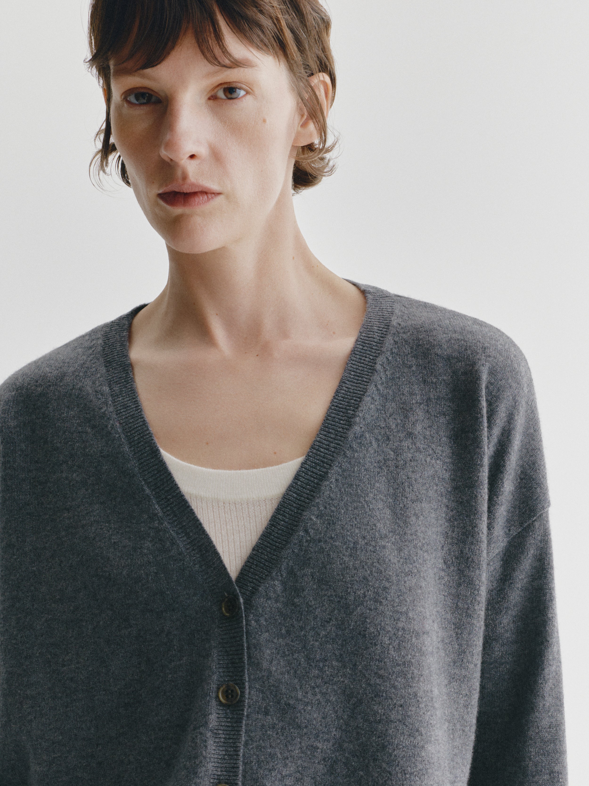 Abby Cardigan Graphite | Cashmere | LISA YANG