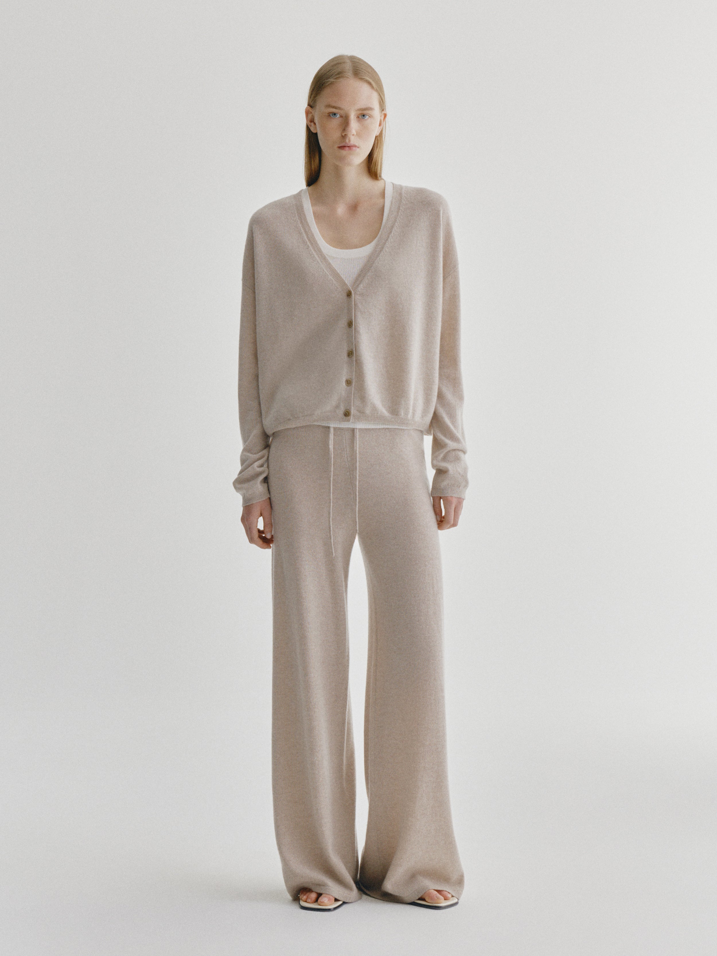 Abby Cardigan Sand | Cashmere | LISA YANG