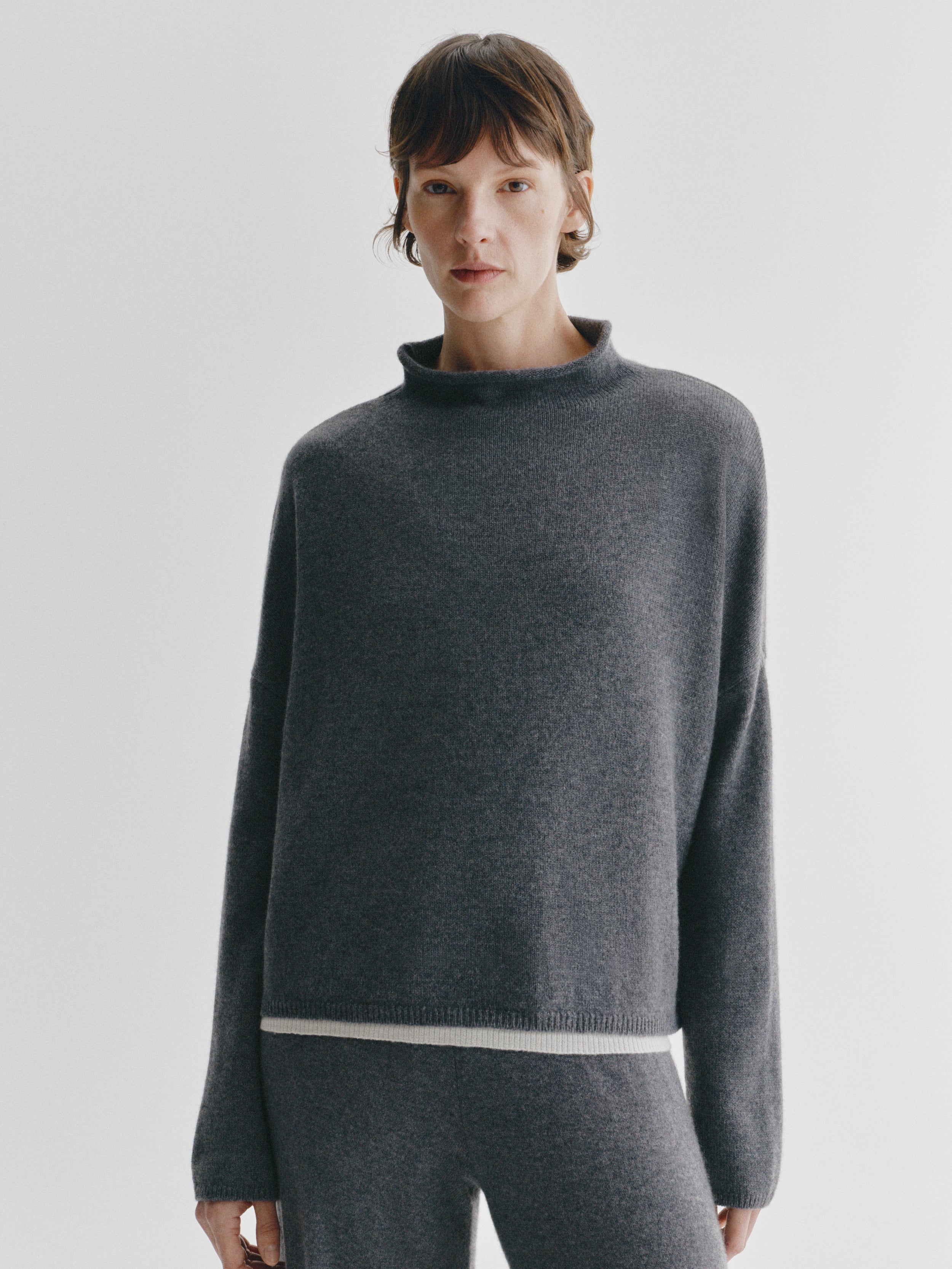 Sandy Sweater Graphite | Cashmere | LISA YANG