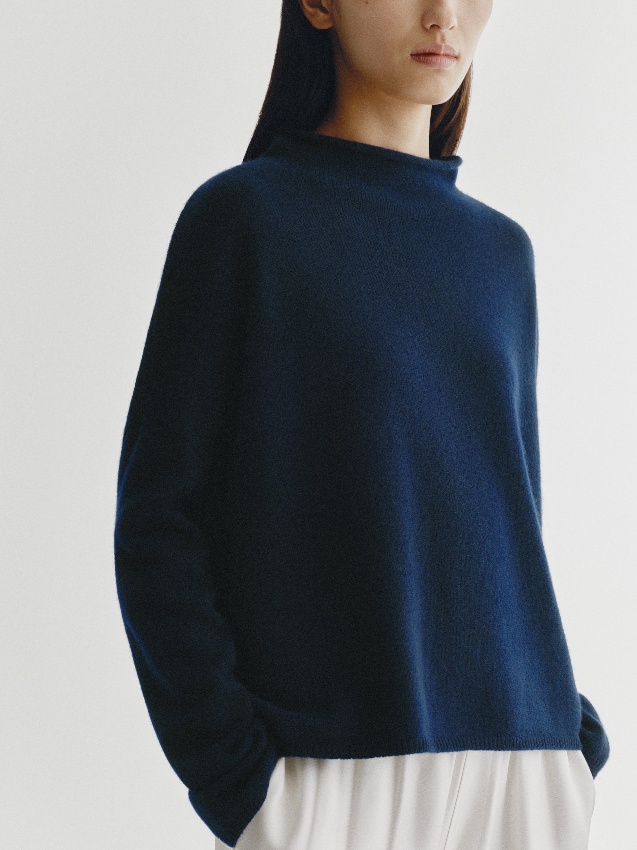 Sandy Sweater Navy | Cashmere | LISA YANG
