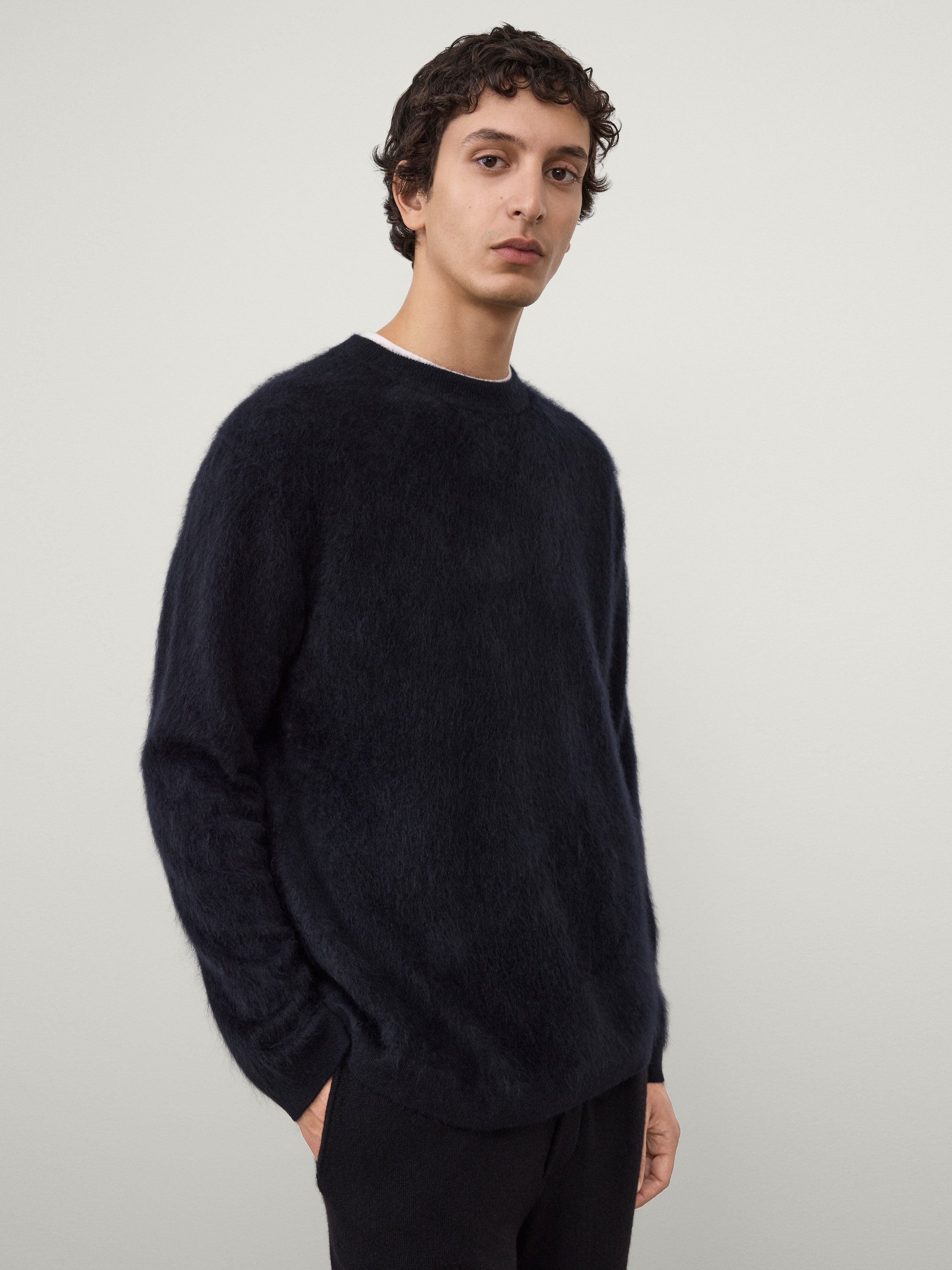 Lachlan Sweater Black Brushed | Cashmere | LISA YANG