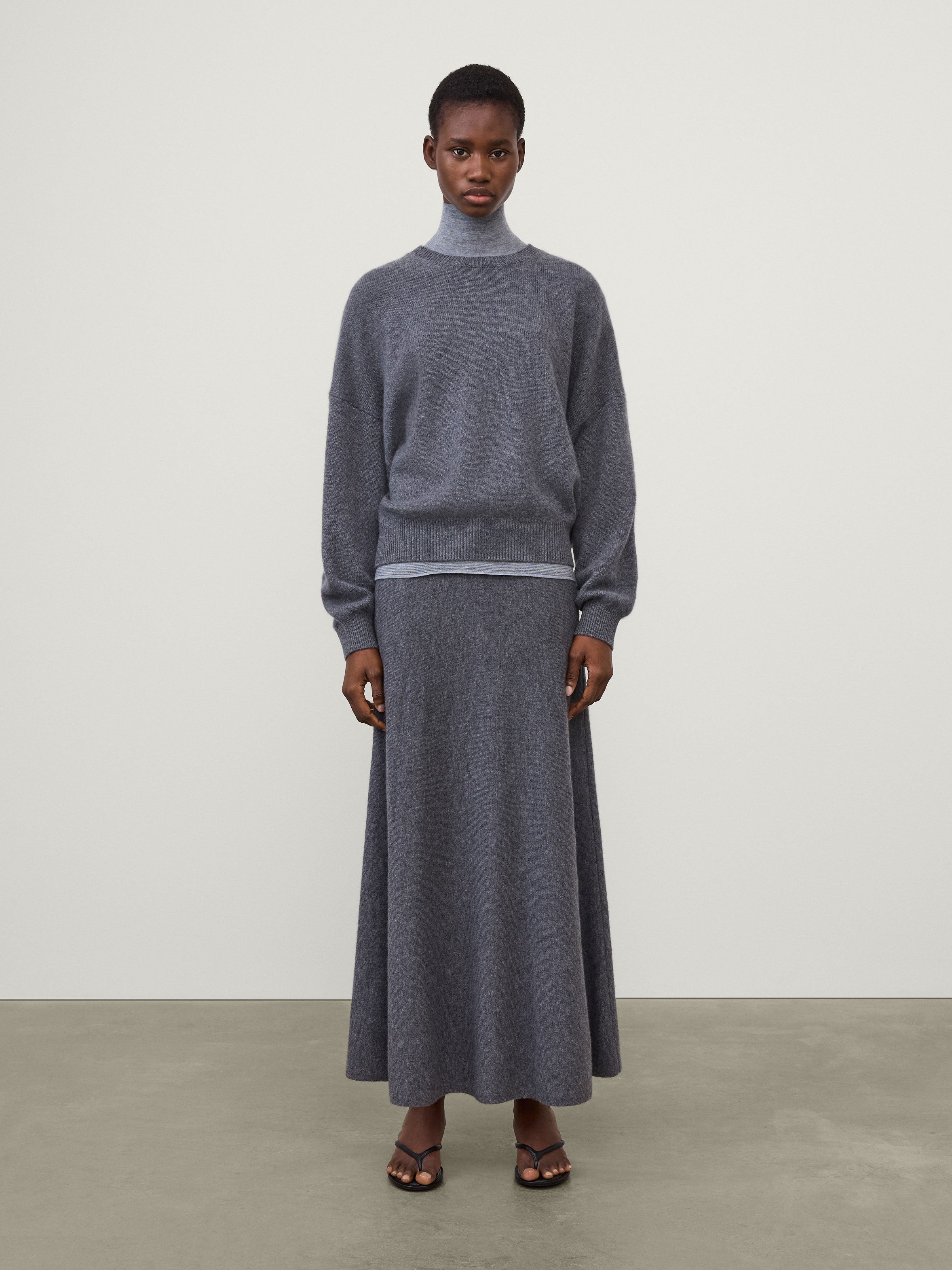 Veira Sweater Graphite | Cashmere | LISA YANG