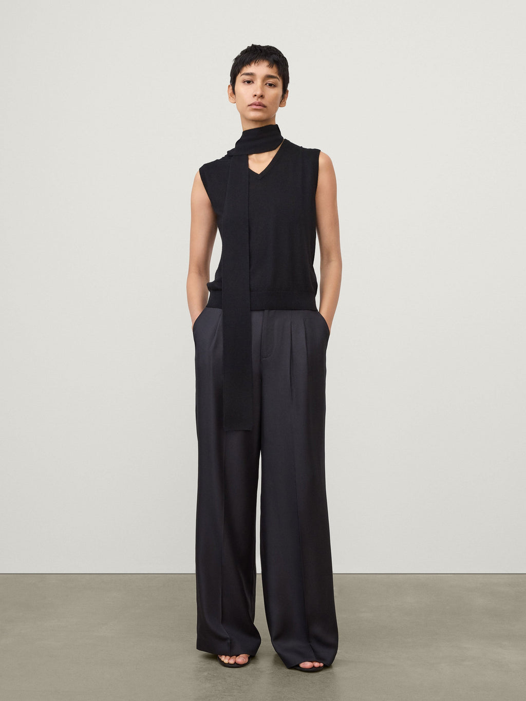Lauri Scarf Top