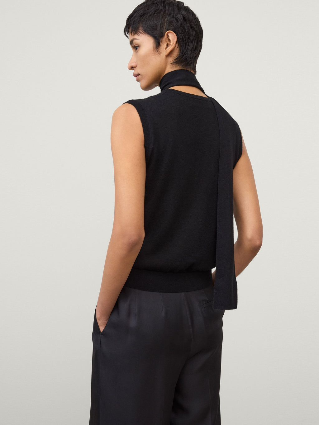 Lauri Scarf Top
